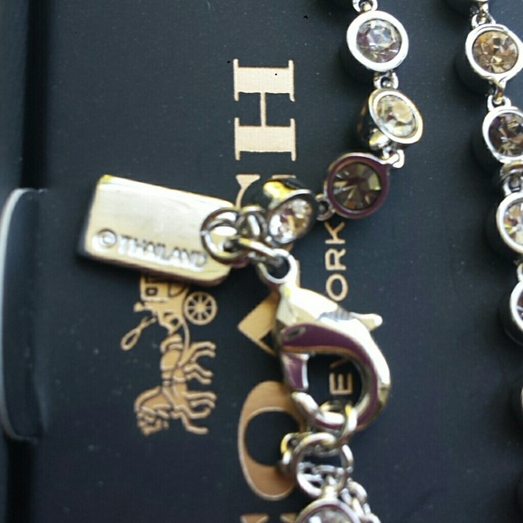 Rare Coach Bow Chain Crystal Bracelet Pink Silver - Picture 7 of 8